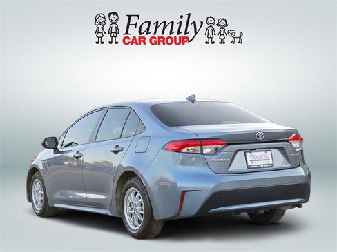 Used 2021 Toyota Corolla LE image 3