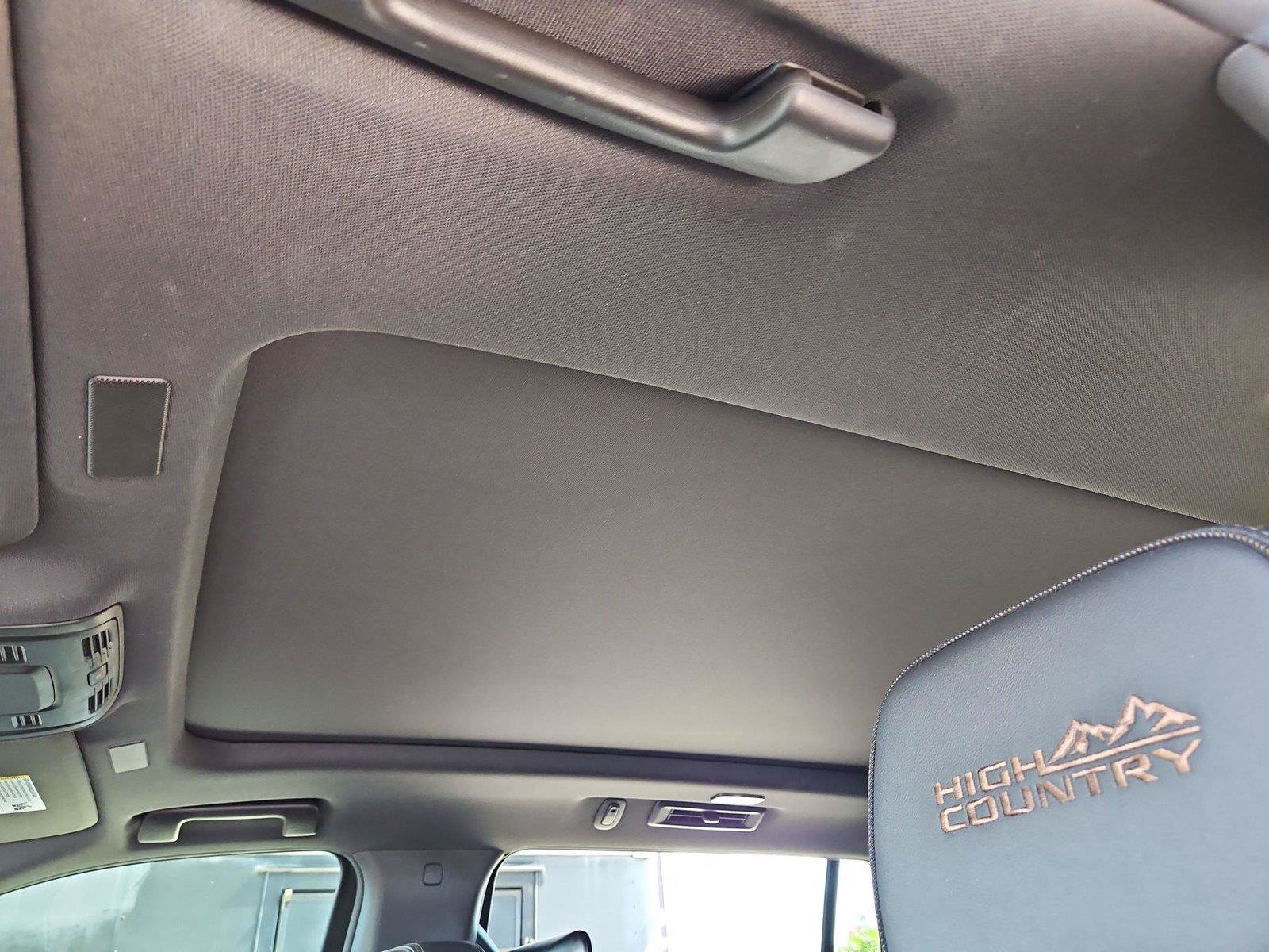 Used 2025 Chevrolet Suburban High Country AWD/4WD image 9