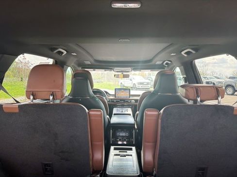 Used 2020 Lincoln Aviator Reserve w/ Equipment Group 202A image 14