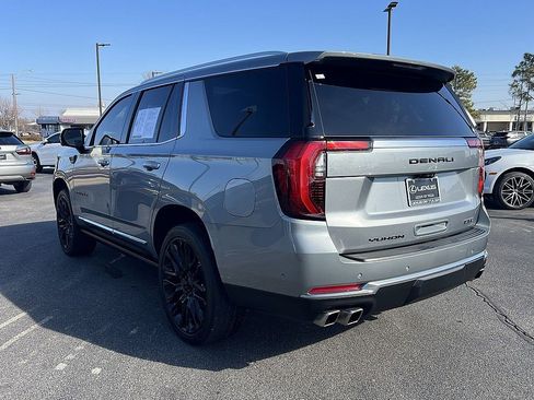 Used 2025 GMC Yukon Denali w/ Denali Reserve Package image 5