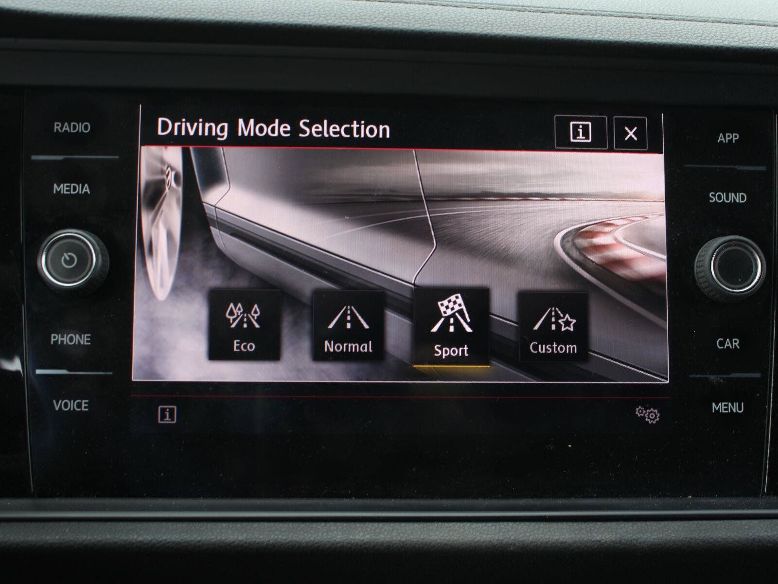 Used 2019 Volkswagen Jetta GLI Autobahn FWD image 14