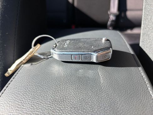 Used 2025 Kia Soul LX w/ LX Technology Package FWD image 21