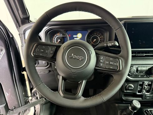 New 2025 Jeep Gladiator Sport AWD/4WD image 19