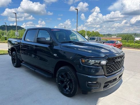 New 2026 RAM 1500 Express AWD/4WD image 31