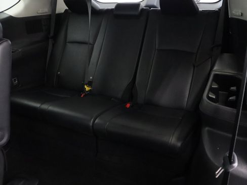 Certified 2025 Toyota Grand Highlander FWD image 33