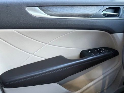 Used 2017 Lincoln MKC Reserve w/ Lincoln MKC Climate Package image 35