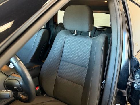 Used 2018 Jeep Grand Cherokee Laredo image 37