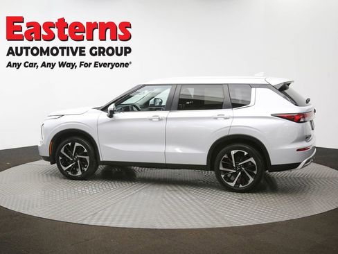 Used 2024 Mitsubishi Outlander SE image 62