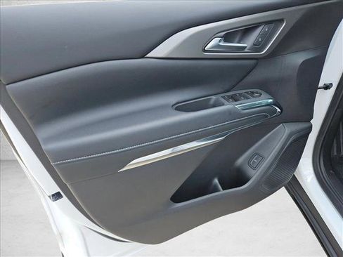 Used 2026 Chevrolet Traverse LT w/ Sun and Wheel Package FWD image 15