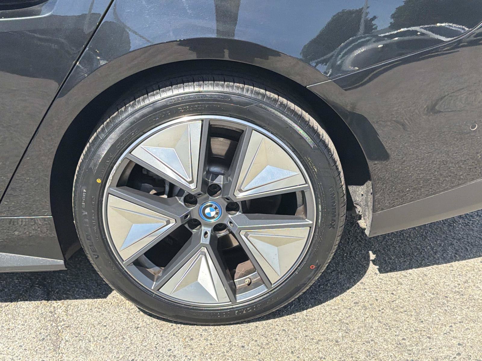 Used 2024 BMW i4 eDrive40 w/ Premium Package RWD image 6