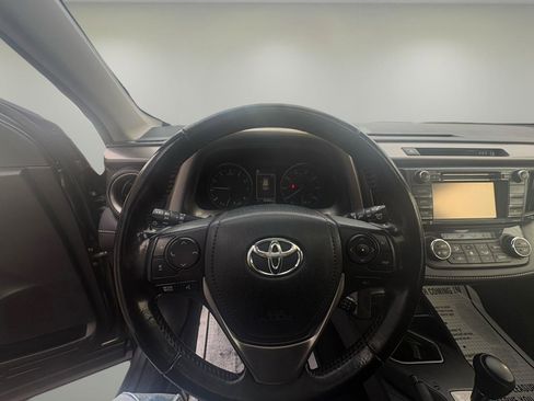 Used 2018 Toyota RAV4 XLE image 25