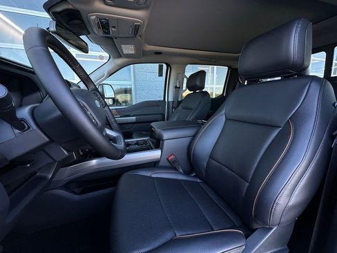 New 2026 Ford F250 Lariat w/ Black Appearance Package image 32