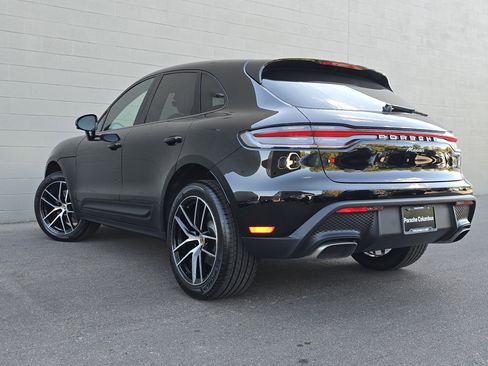 New 2026 Porsche Macan image 3
