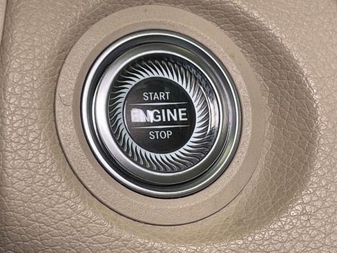 Used 2022 Mercedes-Benz GLC 300 4MATIC image 42
