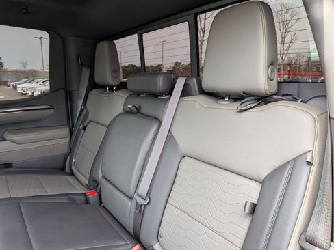 Used 2022 Chevrolet Silverado 1500 ZR2 image 30