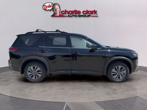 Certified 2025 Nissan Pathfinder SV FWD image 7
