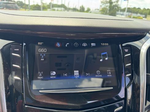 Used 2020 Cadillac Escalade Premium Luxury AWD/4WD image 25