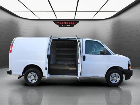 Used 2020 Chevrolet Express 2500 w/ Driver Convenience Package image 27