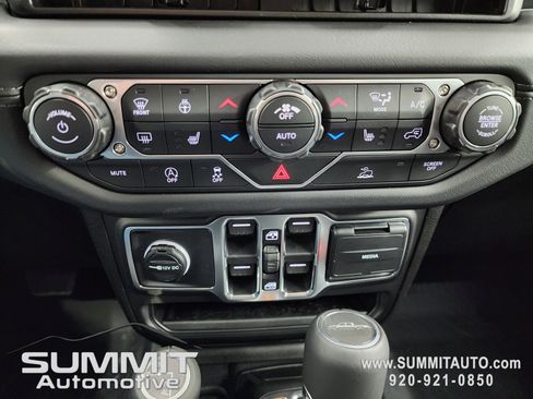 New 2026 Jeep Gladiator Sport image 16