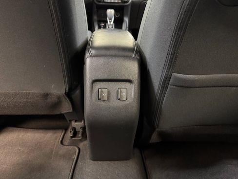 Used 2021 Nissan Kicks SV image 16