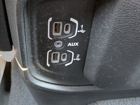 Used 2022 RAM 3500 Big Horn image 24