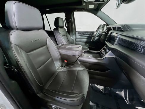 Used 2023 GMC Yukon Denali image 25