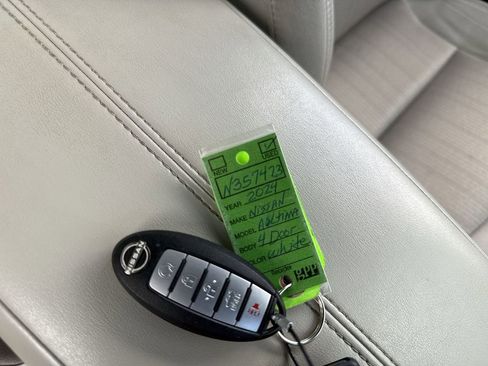 Used 2024 Nissan Altima 2.5 SV FWD image 31