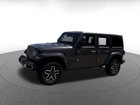 Used 2025 Jeep Wrangler Unlimited Sahara AWD/4WD image 8