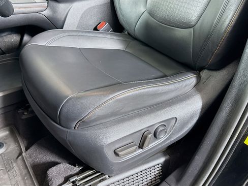 Certified 2022 Toyota Sienna XSE image 21