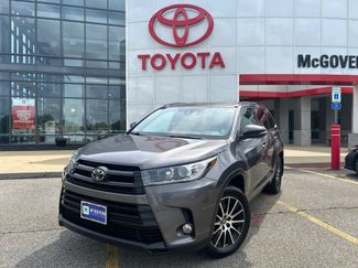 Used 2018 Toyota Highlander SE AWD/4WD video 1