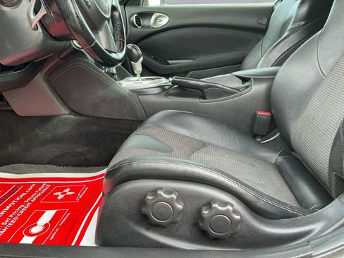 Used 2014 Nissan 370Z Touring w/ Sport Package image 12