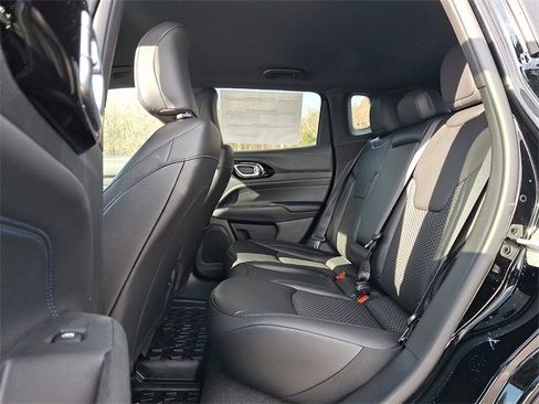 New 2026 Jeep Compass Latitude image 5