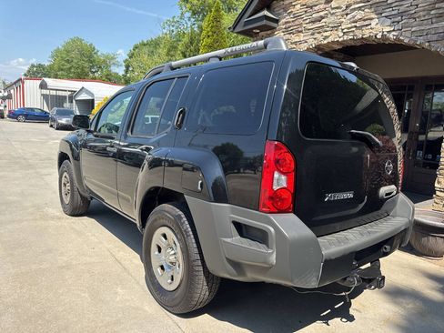 Used 2011 Nissan Xterra X AWD/4WD image 3