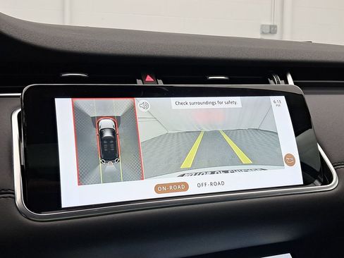 Used 2021 Land Rover Range Rover Evoque SE image 23