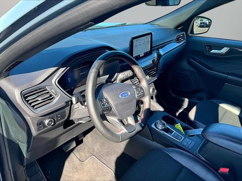 Used 2025 Ford Escape ST-Line Select AWD/4WD image 13