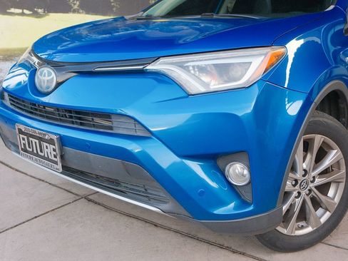 Used 2018 Toyota RAV4 Limited image 8