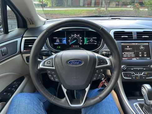 Used 2016 Ford Fusion SE w/ Equipment Group 202A FWD image 26