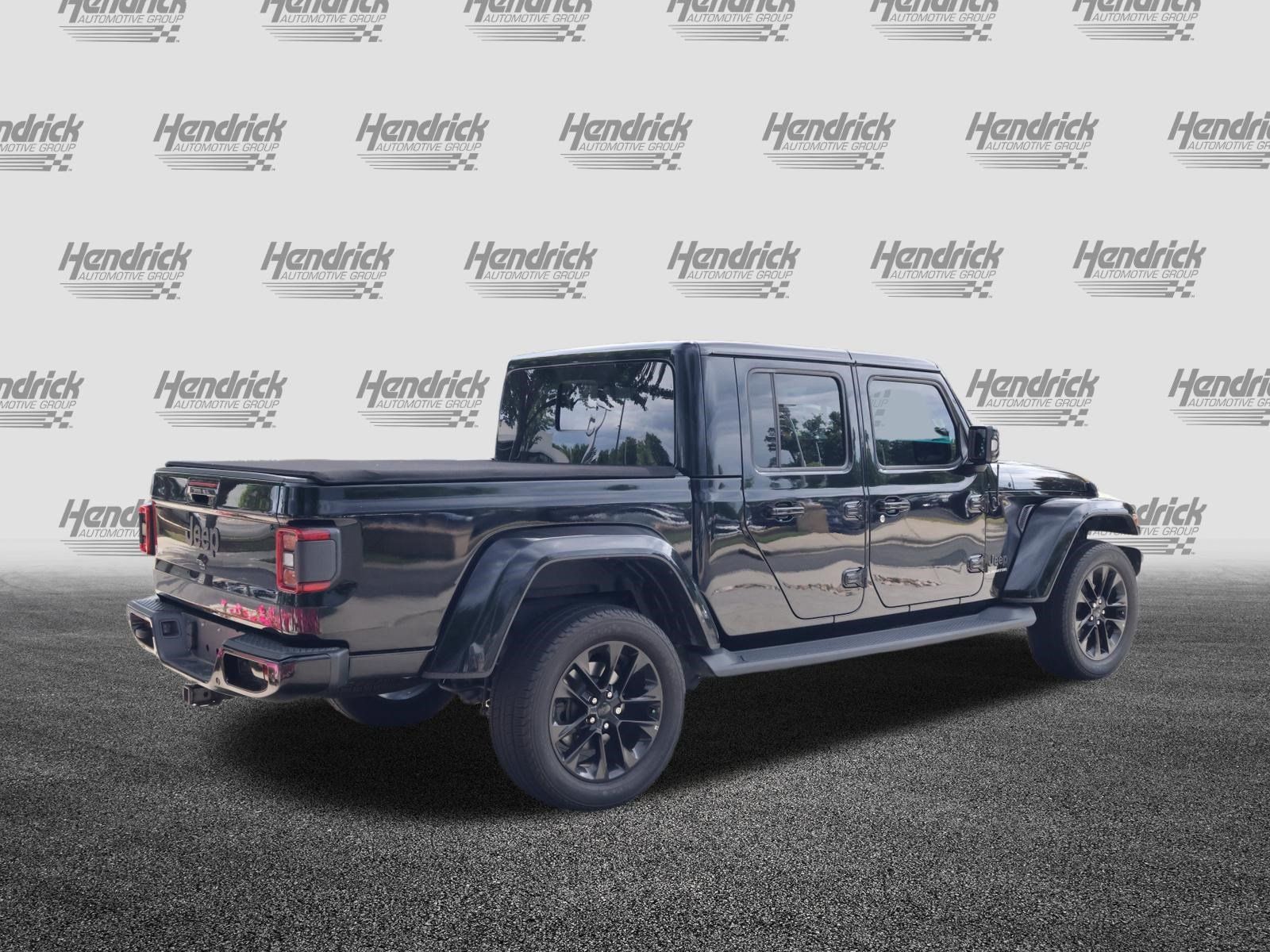 Used 2022 Jeep Gladiator Overland AWD/4WD image 9
