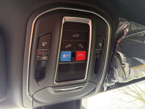 New 2026 Jeep Cherokee Limited image 9