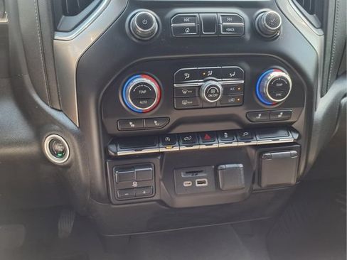 Used 2022 Chevrolet Silverado 1500 LT w/ Convenience Package II AWD/4WD image 34