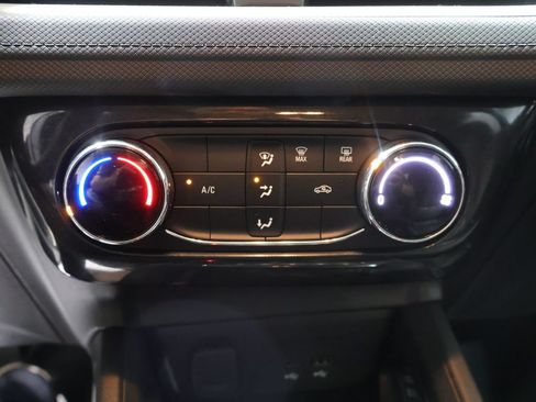 Used 2025 Chevrolet TrailBlazer LT AWD/4WD image 30