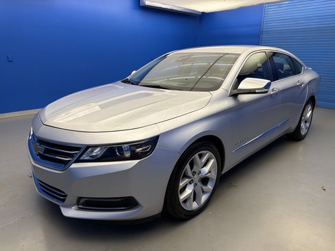 Used 2015 Chevrolet Impala LTZ FWD image 4