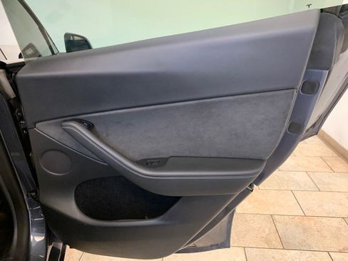Used 2022 Tesla Model Y Performance image 45