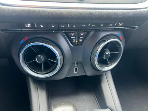Used 2020 Chevrolet Blazer LT w/ LPO, Floor Liner Package FWD image 23