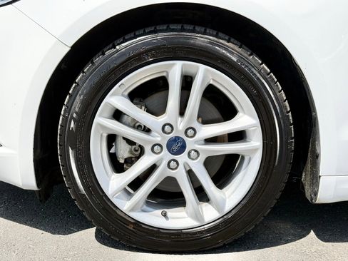 Used 2018 Ford Fusion SE w/ Equipment Group 602A FWD image 11