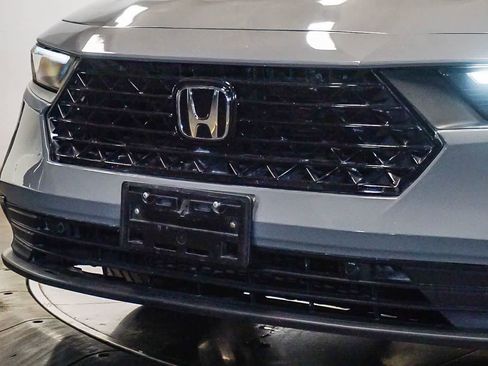 Used 2025 Honda Accord EX-L image 8