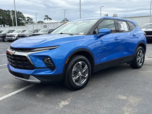 Used 2025 Chevrolet Blazer LT FWD image 5