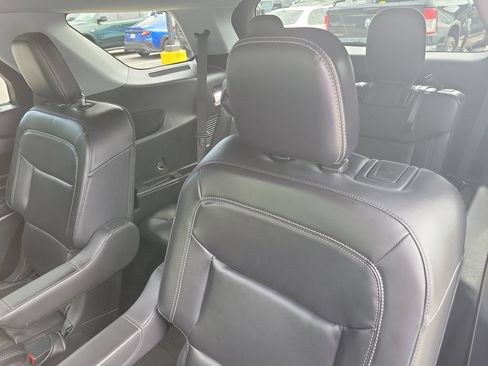 Used 2021 Ford Explorer XLT w/ Equipment Group 202A RWD image 34