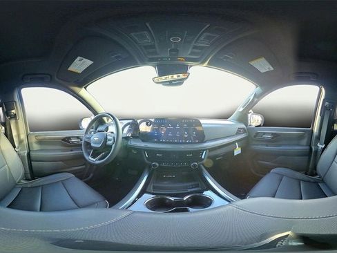 New 2025 Chevrolet Suburban Premier image 15