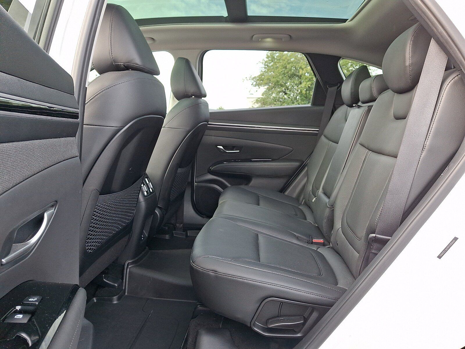 Certified 2023 Hyundai Tucson Limited AWD/4WD image 11